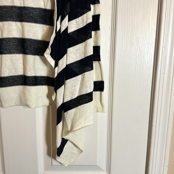 Anthropologie Moth Striped Bow Sweater XS‎ Black Ivory Batwing Hem - Picture 2 of 9